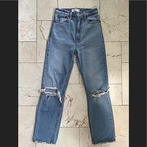 Abercrombie Ultra High Rise Ankle Straight Jean